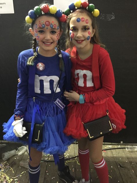 Kids M&m Costume, M&m Halloween Costume Diy, Skittle Costume, M And M Costume, M M Halloween Costume, M&m Halloween Costume, M&m Costume, Easy Halloween Outfit, Rustic Christmas Crafts