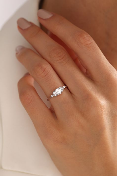 Minimalist Wedding Ring Set White Gold, Wedding Rings Engagement Minimalist, Engagement Rings For Petite Hands, 5 Stone Engagement Rings, Wedding Ring Silver Simple, Silver Moissanite Engagement Ring, Small Silver Engagement Rings, Silver Round Engagement Rings, Wedding Rings Engagement Simple