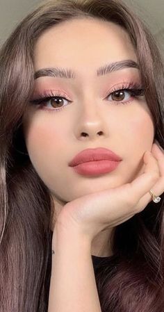 Va a ser algo casual y sencillo, espero les guste #fantasía # Fantasía # amreading # books # wattpad Light Makeup Looks, Classy Makeup, Soft Makeup Looks, Formal Makeup, Simple Makeup Looks, Makijaż Smokey Eye, Fancy Makeup, Nude Makeup, Elegant Makeup