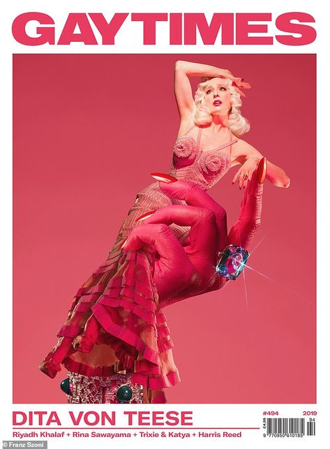 Burlesque Editorial, Two Women Pose, Showgirl Aesthetic, Franz Szony, Pink Burlesque, Drag Aesthetic, Drag Performance, Foto Cartoon, Can Can