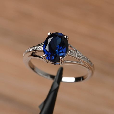 Oval Sapphire Ring, September Birthstone Rings, Blue Gemstone Rings, Sapphire Engagement Ring Blue, Engagement Rings Oval, Blue Sapphire Rings, Sapphire Engagement, Gold Diamond Rings, Blue Rings