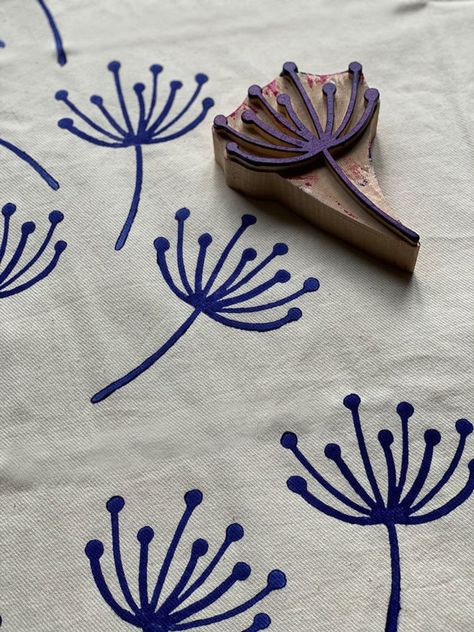 Lino Stamp Pattern, Lino Block Printing On Fabric, Stamp Printing Pattern, Block Print Flowers, Chicory Flower, Flower Block Print, Block Print Stamp, Fabric Ceramic, Wood Block Prints