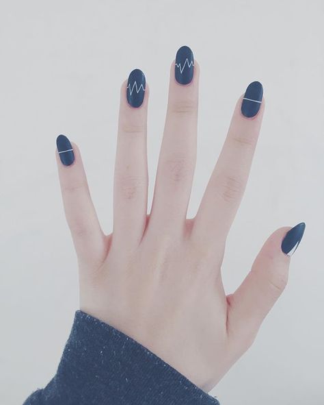 Try these easy-to-master minimal nail art designs from @Stylecaster | navy with medical flat lines Kutek Disney, Minimal Nails Art, Minimalist Nail, Korean Nail Art, Minimalist Nail Art, Blue Nail Art, Minimal Nails, Super Nails, Blue Nail