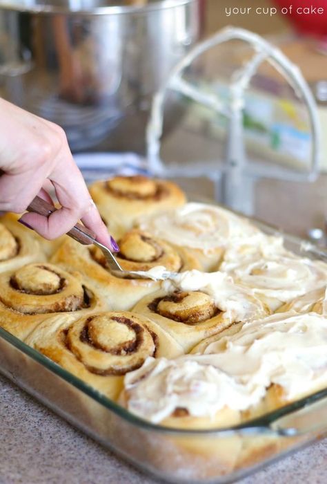 These Million Dollar Cinnamon Rolls are my new favorite treat! Cinnamon Roll Recipe Homemade, Tortilla Rolls, Cinnamon Rolls Easy, Best Cinnamon Rolls, Breakfast Rolls, Yeast Breads, Breakfast Sweets, Cinnamon Rolls Homemade, Sweet Rolls