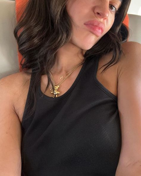 Kylie wears a 'S' and an 'A' necklace 🥰 #KylieJenner#KrisJenner#KUWTK#KimKardashian#KhloeKardashian#KourtneyKardashian#StormiWebster#AireWebster#TrueThompson#TatumThompson#SaintWest#NorthWest#ChicagoWest#PsalmWest#KylieCosmetics#KylieSkin#KendallJenner#Jenner#JennerSisters#Kardashian#Kardashians#KardashianSisters#KardashianFamily#KeepingUpWithTheKardashians#TheKardashians#TheKardashiansHulu#KardashiansHulu#Khy#KingKylie Kylie Jenner Necklace, Kylie Baby, Kylie Jenner Instagram, Kylie Jenner Lipstick, Kylie J, Kylie Jenner Makeup, Kylie Jenner Outfits, Kylie Kristen Jenner, King Kylie