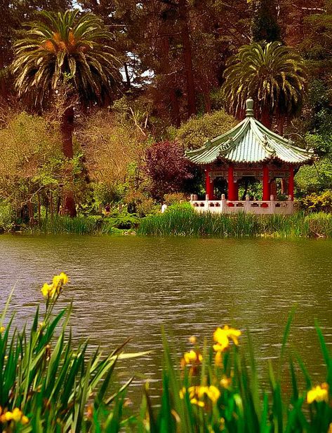 San Francisco - Golden Gate Park "Stow Lake - Chinese Pavilion" Pavilion Wedding Decorations, Diy Pavilion, Pavilion Backyard, Pavilion Wedding Reception, Architecture Pavilion, Water Pavilion, Chinese Pavilion, Golden Gate Park San Francisco, Pavilion Grey