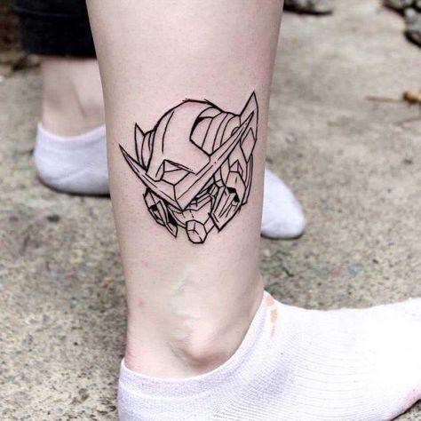 Black Gundam tattoo on the right calf by Kyle Kyo Koko Black Gundam, Gundam Tattoo, Robot Tattoo, Tattoos Leg, Hp Tattoo, Ancient Tattoo, Doodle Tattoo, Ship Tattoo, 1 Tattoo