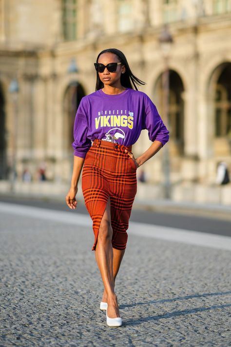 16 Plaid Skirt Outfits You'll Want to Copy ASAP | InStyle Plaid Skirt Outfit 2023, Long Plaid Skirt Outfit Fall, Orange Plaid Skirt Outfit, Plaid On Plaid Outfit, Plaid Pencil Skirt Outfit, Outfits With Plaid Skirts, Plaid Skirt Outfits, Skirt Outfit Casual, Mama Fashion