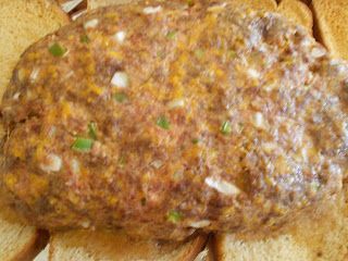 Paula Deen Cheeseburger Meatloaf, Meatloaf Paula Deen, Betty Crocker Meatloaf Recipe, Paula Deans Meatloaf, Cooking For Him, Paula Deen Meatloaf Recipes, Paula Deen Meatloaf, Cheeseburger Meatloaf Recipes, Savory Meatloaf