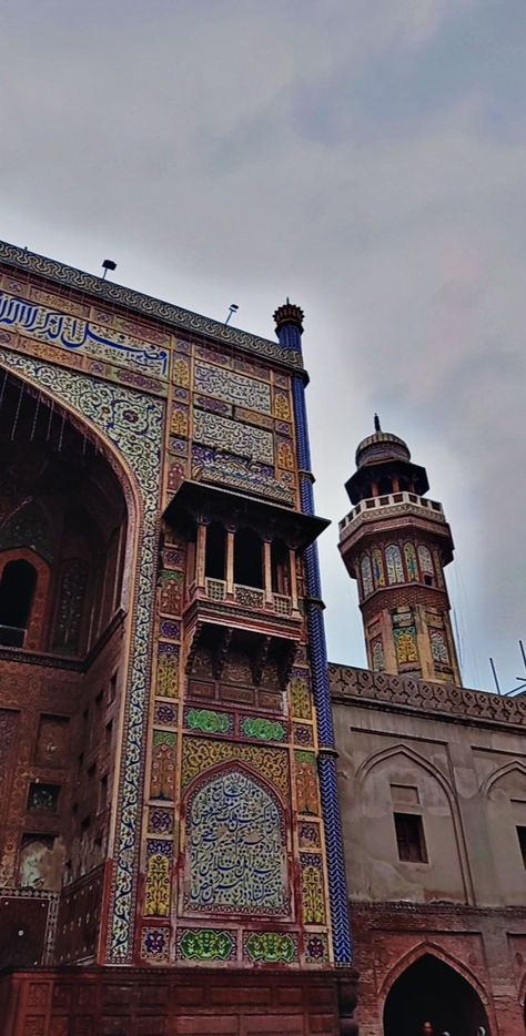 Delhi Gate Lahore, Lahore Architecture, Walled City Lahore, Masjid Wazir Khan, Wazir Khan Mosque, Pakistan Aesthetic, Vintage Architecture, Media Studies, Honda City