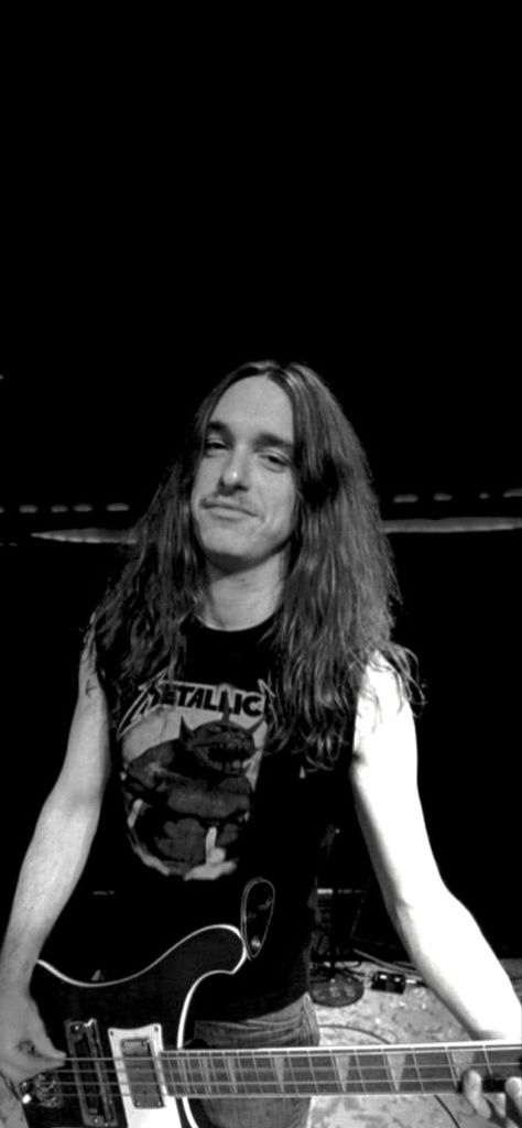 Metallica Cliff Burton Wallpaper, Metallica 80s Wallpaper, 80s Lockscreen, Cliff Burton Wallpaper, Metallica Wallpapers Aesthetic, 80s Metal Aesthetic, Metallica Aesthetic, Metallica 80s, Bass Wallpaper