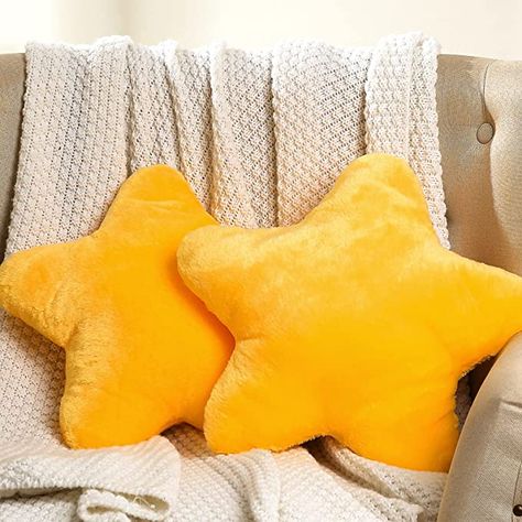 Stars Home Decor, Cool Bedroom Decorations, Throw Pillows Yellow, Star Throw Pillow, Star Themed Room Aesthetic, Cool Things For Bedroom, Star Bedroom Aesthetic, Cojines Aesthetic, Yellow Themed Bedroom