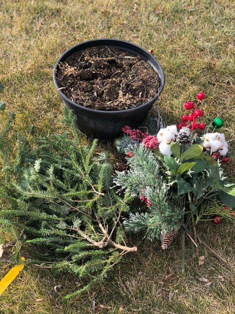 DIY Holiday Porch Pot Outdoor Christmas Planters, Diy Baskets, Cheap Farmhouse, Live Christmas Trees, Winter Planter, Porch Planters, Christmas Pots, Christmas Planters, Winter Porch