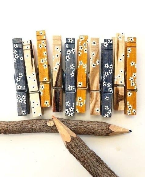 Painted Clothes Pins, Day Wedding Decor, Reuse Old Clothes, Clothespin Diy Crafts, Clothespins Diy, Wooden Clothespin Crafts, Clothespin Magnets, Clothespin Art, Old Baby Clothes