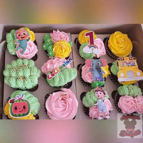 Cocomelon Sweets Table, Cocomelon Cupcakes Ideas, Cocomelon Cupcake Ideas, Cupcake Cocomelon, Coco Melon Cupcakes, Cocomelon Dessert Table, Cocomelon Party Food, Cocomelon Treats, Cocomelon Cupcakes