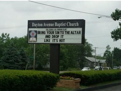 Church Sign Sayings, Funny Church Signs, Church Humor, Religious Humor, Bible Humor, Church Signs, Christian Humor, Christian Memes, It's Hot