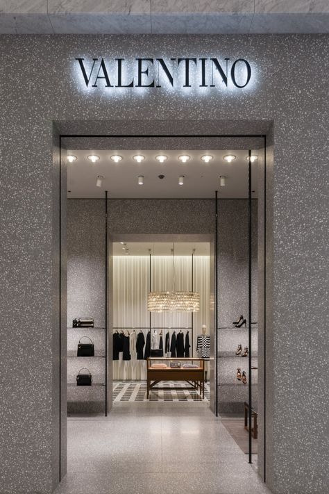 Valentino Store Aesthetic, Valentino Aesthetic Wallpaper, Valentino Wallpaper, Yoongi Valentino, Valentino Aesthetic, Valentino Store, Aesthetic Brands, Brands Aesthetic, Store Facade