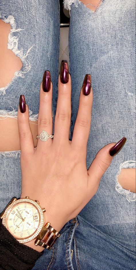 Burgundy Nails Crome, Dark Red Metallic Nails, Red Purple Chrome Nails, Plum Nails With Chrome, Fall Nails 2023 Purple, Burgundy Metallic Nails, Coffin Dip Nail Ideas, Chrome Plum Nails, November Nails Chrome