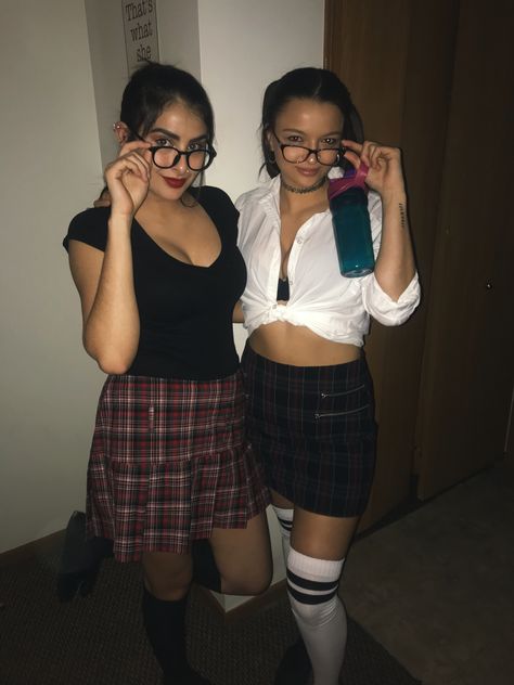 Nerd Halloween Costumes For Women, Nerd Costume Ideas For Women, Cute Nerd Costumes, Halloween Costume School, Nerd Halloween Costumes, Nerd Costumes, School Halloween Costumes, Nerd Costume, School Costume