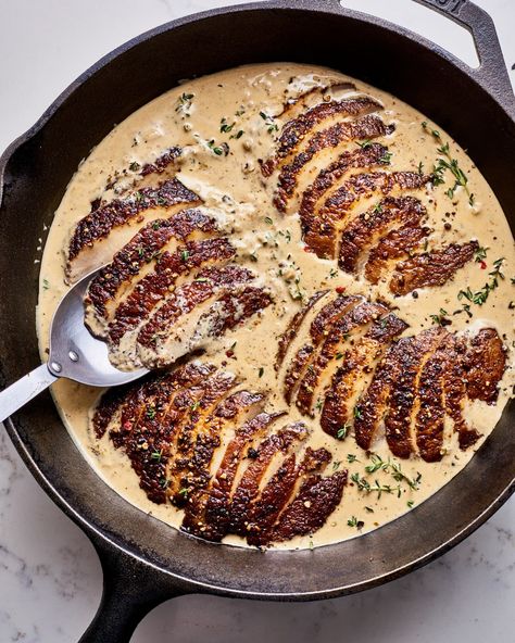 Queso With Chorizo, Fancy Steak Dinner, Green Chile Queso, Portobello Steaks, Easy Pork Recipes, Portobello Steak, Portobello Mushroom Recipes, Mushroom Recipes Healthy, Steak Au Poivre