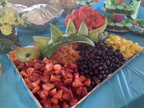 Dinosaur Finger Foods, Dinosaur Sprinkle Party, Healthy Dinosaur Party Food, Dinosaur Theme Party Decorations Birthday Ideas, Dinosaur Meat And Cheese Tray, Dino Watermelon Carving, Dino Bday Party Food Ideas, Sweet 16 Dinosaur Party, Dinosaur Fruit Tray Ideas