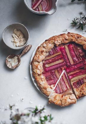 Rhubarb almond galette Rhubarb Galette, Call Me Cupcake, Rhubarb Tart, Roasted Rhubarb, Rhubarb Pie, Rhubarb And Custard, Custard Tart, Rhubarb Recipes, Shortcrust Pastry