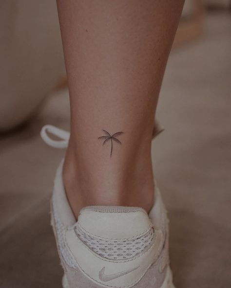 30 Stunning Palm Tree Tattoo Ideas for a Tropical Vibe - 100 Tattoos Placement For Tiny Tattoos, Tiny Female Tattoos, Small Tattoos For Ankle, Small Tattoo Spots For Women, Minimal Tatoos Idea Woman, Micro Tatoos Ideas, Simple First Tattoos For Women, Womens Ankle Tattoos, First Tattoo Ideas For Women Small