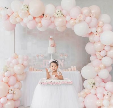 40 Epic First Birthday High Chair Decoration Ideas | CafeMom Baby First Birthday Themes, 1st Birthday Girl Decorations, Onederland Birthday Party, 1st Birthday Party For Girls, Idee Babyshower, Girl Birthday Decorations