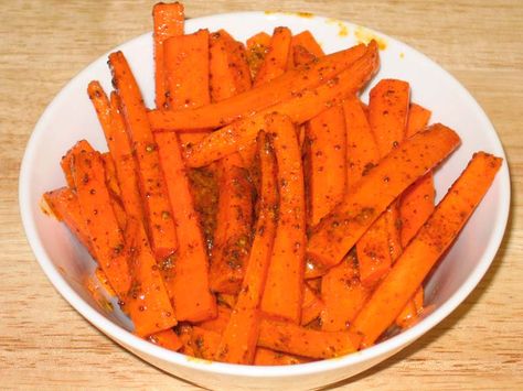 Carrot Pickle Carrot Pickle, Pickled Carrots Recipe, Indian Pickles, Kitchen Website, Kitchen Indian, Learn Cooking, Urdu Recipe, Punjabi Food, Pickled Carrots