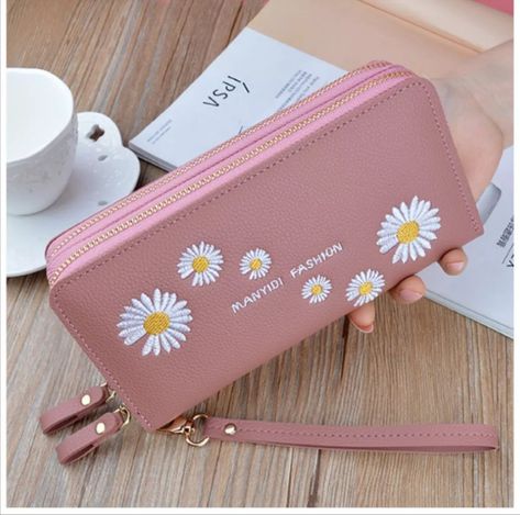 Soft Leather Purse, Zippers Fashion, Beg Tangan, Cute Wallets, Zip Purse, Girly Bags, Leather Wristbands, Pocket Card, Wallets For Women Leather