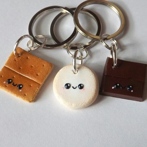 Friend Keychains, Friend Appreciation, Friendship Keychains, Friends Keychain, Cute Bridesmaids Gifts, Small Keychain, Keychain Ideas, Bff Jewelry, Clay Keychain