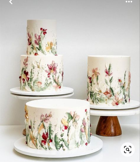 Wildflower Wedding Cake, Lila Cake, Wedding Cake Floral, Wildflower Cake, Wedding Cake With Flowers, 2 Tier Wedding Cakes, Rose Wedding Cake, Flower Wedding Cake, Wedding Cake Art