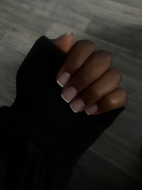 Short Natural Winter Nails, French Tip Black Women, Natural Nails Designs Short, French Tips Natural Nails, Cute Short Natural Nails, Nurse Nails Natural, Short White Tip Nails, Manicure Ideas For Short Nails Natural, French Manicure Natural Nails