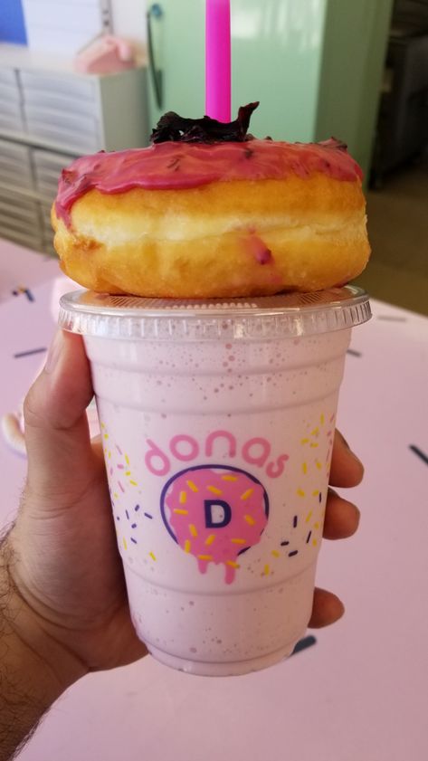 This Donut Shop Brings Mexican Pop Culture To Life With Each Bite Donut Shop Interior, Donut Store, Doughnut Shop, Bakery Decor, Gluten Free Donuts, Snack Shop, Cute Donuts, Coffee And Donuts, Spice Cupcakes