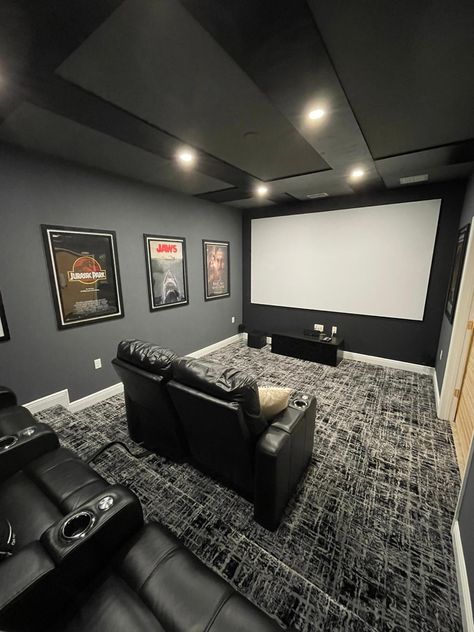 Entertainment Room Lighting, Dark Grey Movie Room, Small Basement Movie Theater Ideas, Media Room Mural, Minimalist Movie Room, Basement Home Theater Ideas Small Spaces, Cinema Room Small Home Theatre, Projector Room Ideas Home Theaters, Black Movie Theater Room