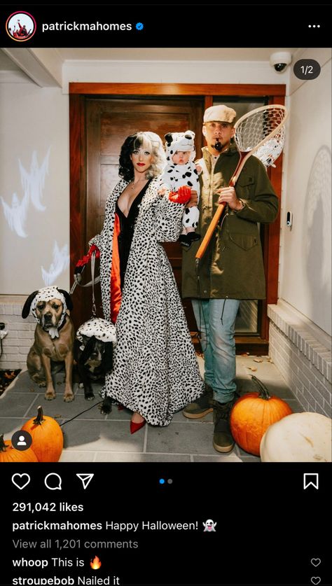 Patrick Mahomes and family are pawsitive they’re winning Halloween this year Brittany Matthews, Family Themed Halloween Costumes, Dalmatian Costume, Best Celebrity Halloween Costumes, Themed Halloween Costumes, Hot Costume, Celebrity Halloween Costumes, Patrick Mahomes, Halloween This Year