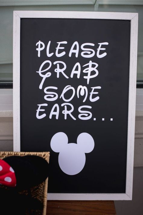 Disney Engagement Party Ideas, Mickey And Minnie Wedding Theme, Disney Themed Wedding Dresses, Disney Rustic Wedding, Disney Themed Wedding Decorations, Disney Theme Wedding Ideas, Disney Beach Wedding, Disney Wedding Touches, Disney Theme Bridal Shower Ideas