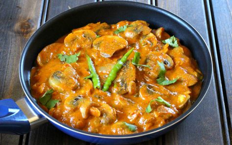 This mushroom butter masala is a spicy, creamy and delicious dish that is perfect accompaniment for steamed rice, flatbread, or even dosas. Butter Masala Recipe, Butter Masala, Curry Recipes Indian, Vegan Recipes Videos, Masala Recipe, Indian Dishes, Mushroom Recipes, Vegetable Soup, Vegan Dishes