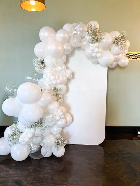 Balloon Arch With Clear Balloons, White 21st Birthday Decorations, White Color Birthday Theme, White Cloud Balloons, Pearl White Balloon Arch, Cloud 9 Bridal Shower Balloon Arch, Cloud Nine Balloon Garland, Cloud Theme Engagement Party, Pearl White Balloon Garland