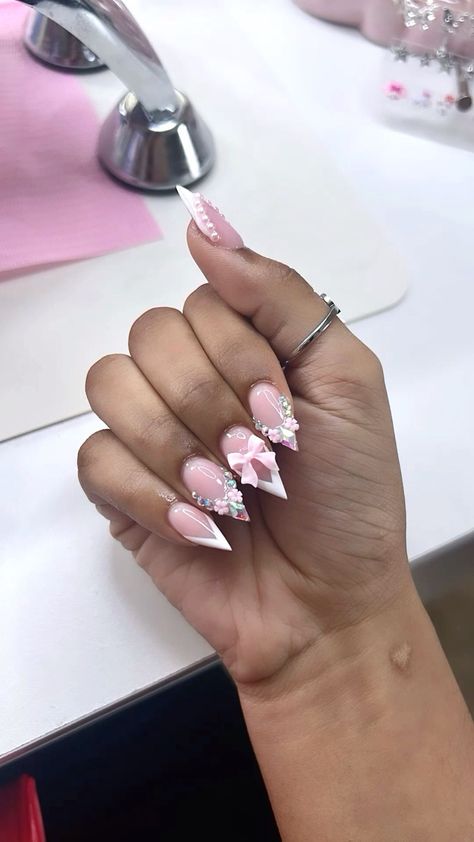 French Nails Black Women, Nails Shorties, Short Stiletto, Acrylic Toe Nails, Acrylic Nail Set, Hard Nails, Girly Acrylic Nails, French Acrylic Nails, Short Square Acrylic Nails