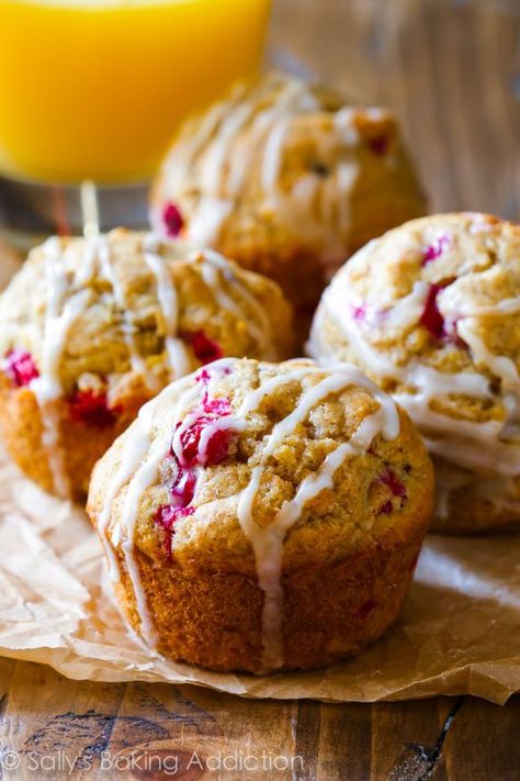 Orange Muffin Recipe, Muffins Blueberry, Cranberry Orange Muffins, Orange Muffins, Cranberry Muffins, Kolaci I Torte, Muffin Tin Recipes, Baking Muffins, Cranberry Recipes