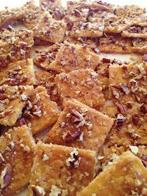 Cracker Candy With Saltines, Holiday Crackers Saltine Toffee, Saltine Cracker Recipes Sweets, Praline Crackers, Toffee Crackers Saltine, Cracker Snacks Ideas, Cracker Candy Recipe Saltine, Toffee Saltines, Dessert Crackers