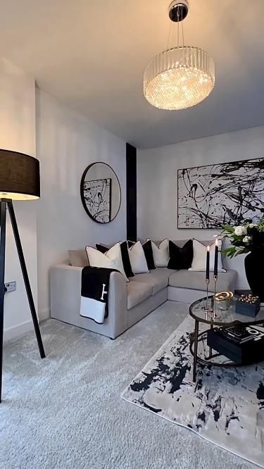 Pretty Organization, Boujee Apartment, Black And White Living Room Decor, Black Living Room Decor, Modern Apartment Living Room, Room Boy, Black And White Living Room, Elegant Living Room Decor, Home Interior Design Ideas