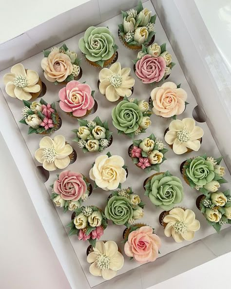 Floral Themed Cupcakes, Wildflower Cupcake Ideas, Pastel Flower Cupcakes, Fairy Theme Cupcakes, Mini Floral Cupcakes, Fairy Birthday Cupcakes, Flower Birthday Cupcakes, Baby In Bloom Cupcakes, Garden Party Cupcakes