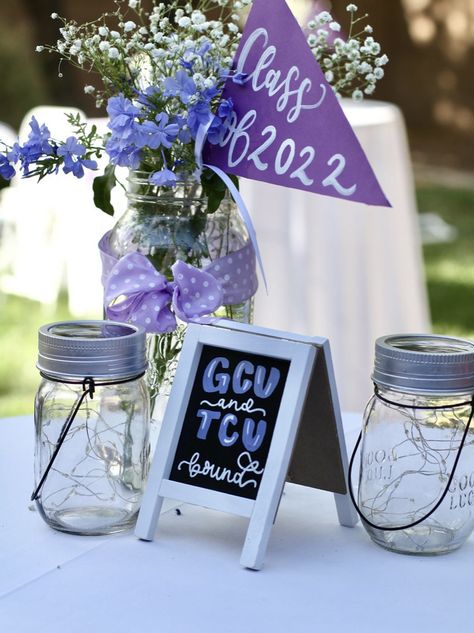 Graduation Reception Decorations, Lavender Theme Graduation Party, Gcu Graduation Party, Light Purple Grad Party, Purple Themed Graduation Party, Tcu Graduation Party, Graduation Party Ideas Purple, Lavender Graduation Party, Tcu Party