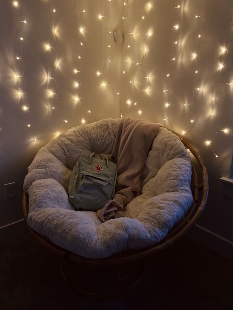 Chill Spot In Bedroom, Beanbag In Room Aesthetic, Cute Comfy Living Room Ideas, Cozy Room Furniture, Cosy Beanbag Corner, Cute Cozy Room Ideas Bedrooms, Beanbag Aesthetic Room, Cute Bean Bag Chairs Bedroom, Cozy Vibey Bedrooms