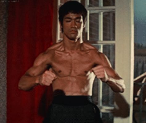 #BruceLee Bruce Lee Abs Workout, Bruce Lee Abs, Bruce Lee Workout, Way Of The Dragon, Bruce Lee Martial Arts, Bruce Lee Photos, Chi Kung, Workout Exercises, Killer Workouts