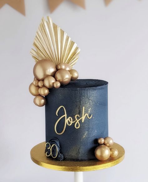 Cake Decoration For Men Birthdays, 30th Birthday Cake For Men My Husband, 30th Cake For Men, 40th Cake For Men, 40th Bday Cakes For Men, Cake Designs Black And Gold, Masculine Cakes For Men, Cake Designs For Men Birthday, Bday Cakes For Men