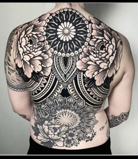 Black And Grey Full Back Tattoos, Full Back Tattoo Women Gothic, Ladies Full Back Tattoo, Womens Backpiece Tattoo, Women’s Large Back Tattoo, Pieces Tattoo, Geometric Tattoo Design, Japanese Tattoo Art, Back Pieces