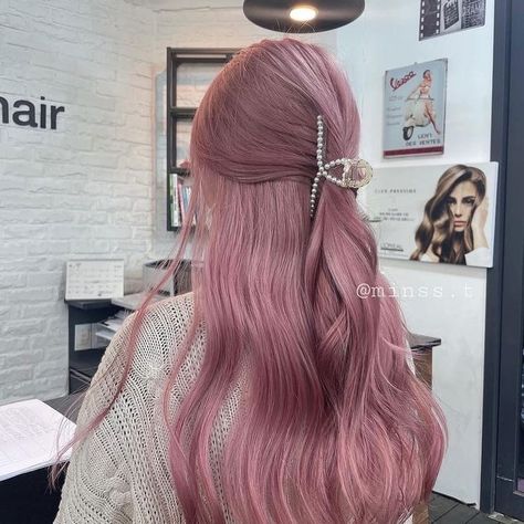 Ash Pink Violet Hair, Cool Tone Pink Hair, Smokey Pink Hair, Lavender Pink Hair, Ash Pink Hair, Pink Beige Hair, Pink Lavender Hair, Cool Pink Hair, Mauve Hair Color